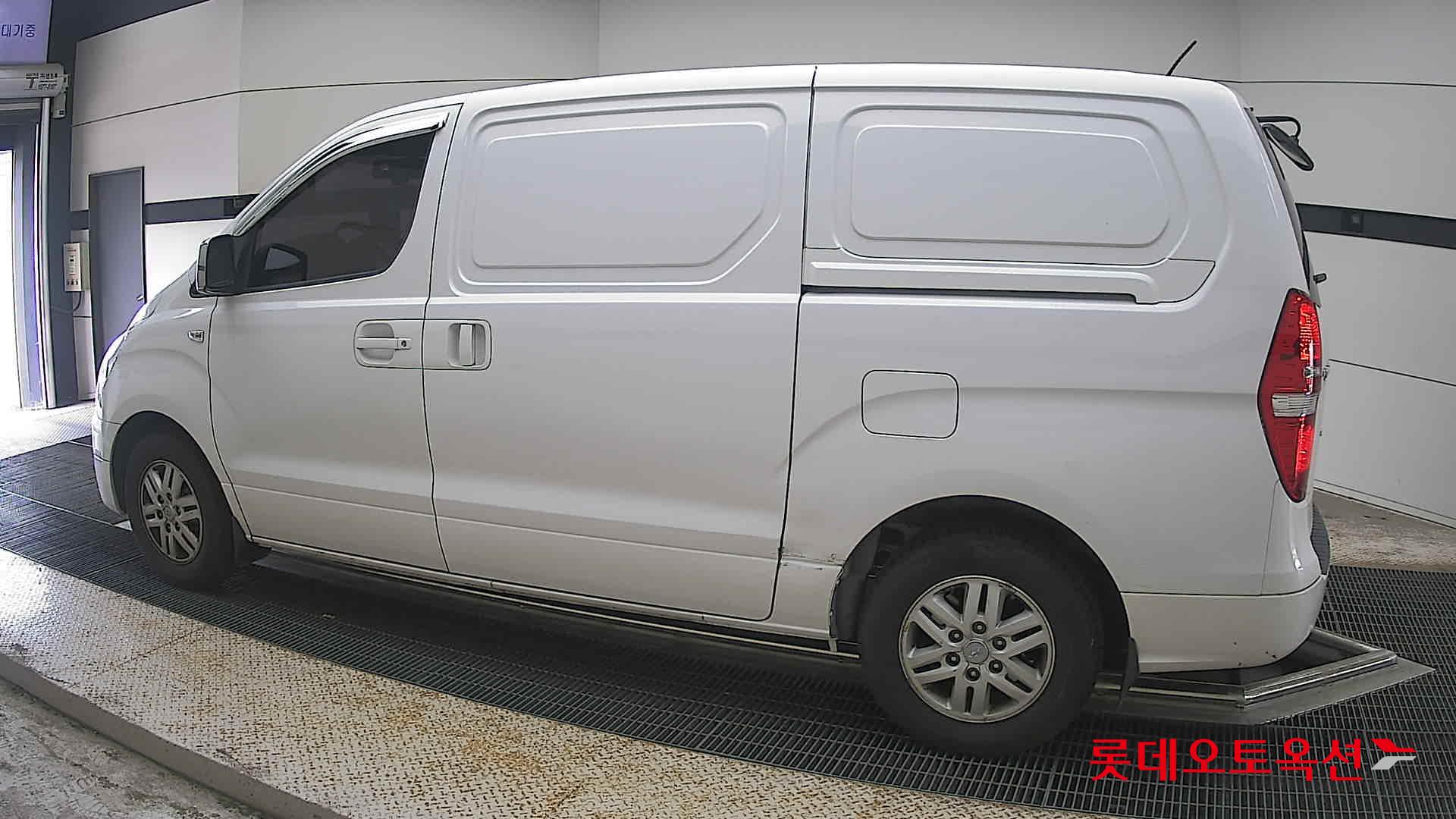 2016 - hyundai grand starex