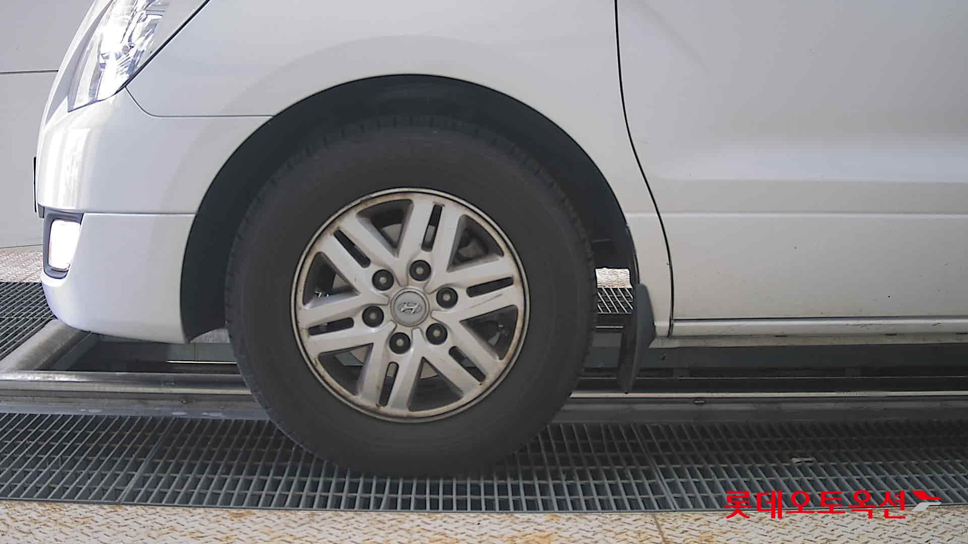 2016 - hyundai grand starex