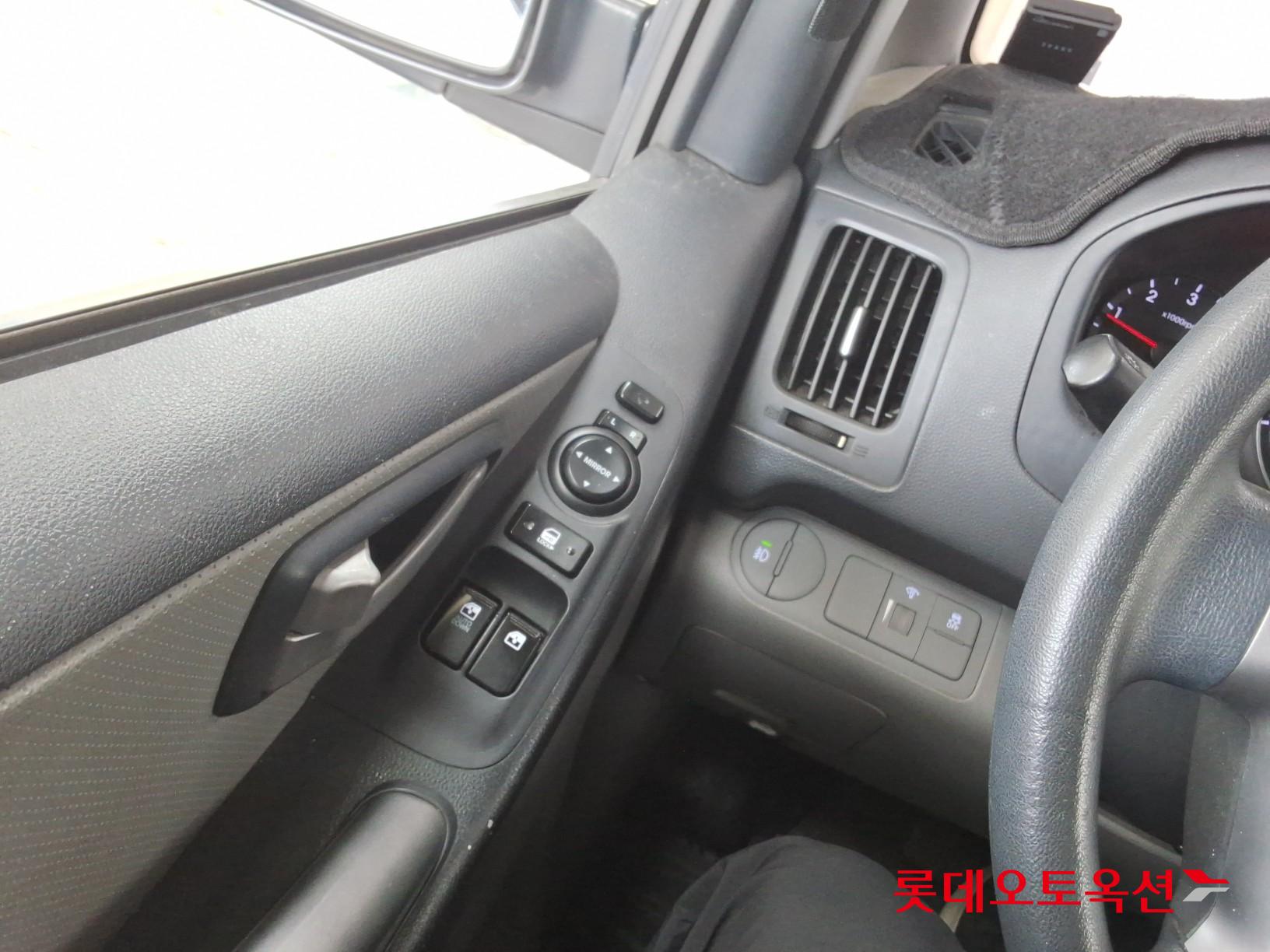 2016 - hyundai grand starex