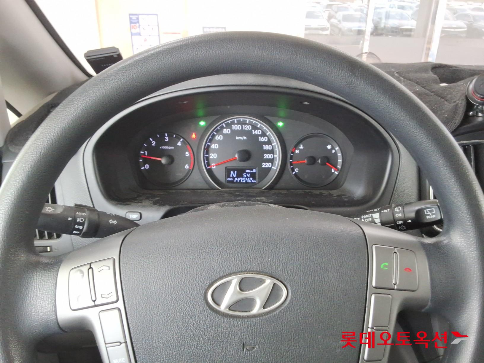 2016 - hyundai grand starex