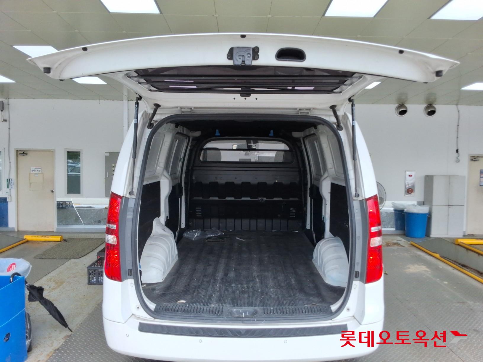 2016 - hyundai grand starex