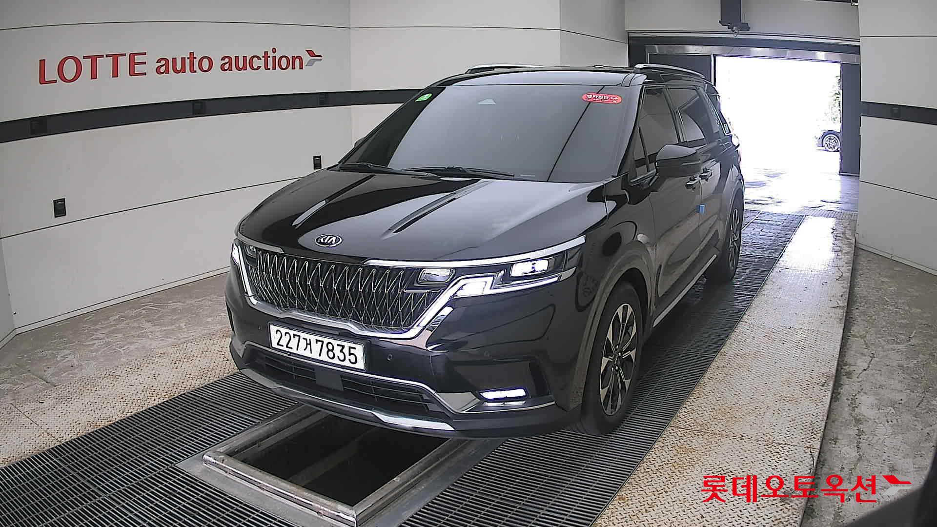 2021 - kia carnival
