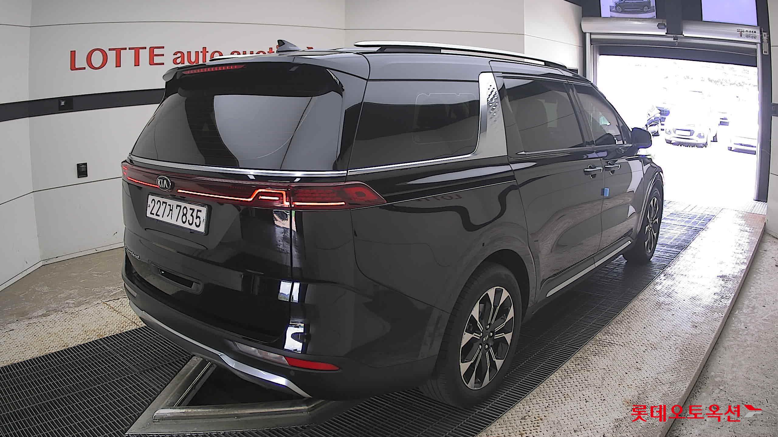 2021 - kia carnival