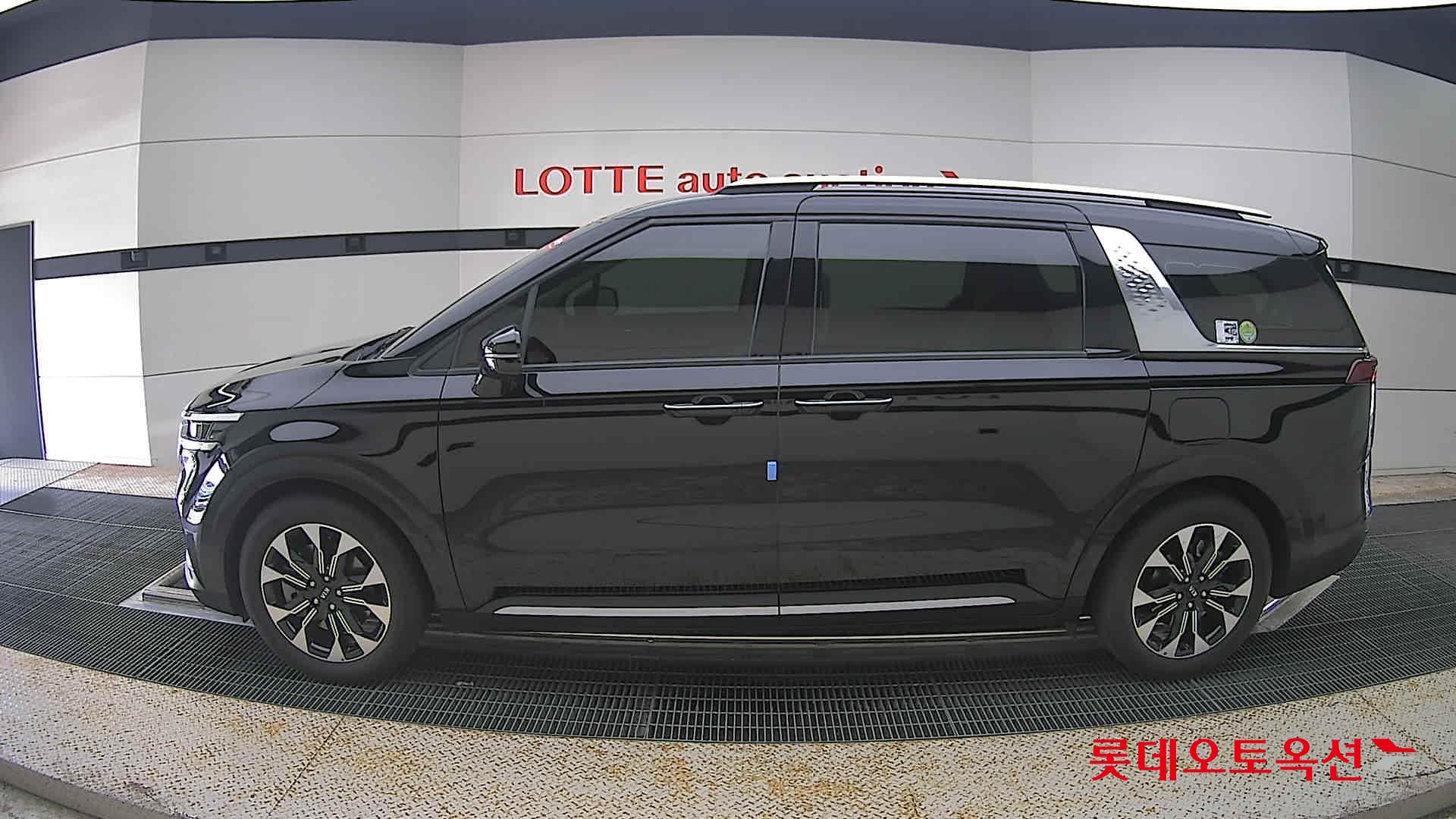 2021 - kia carnival