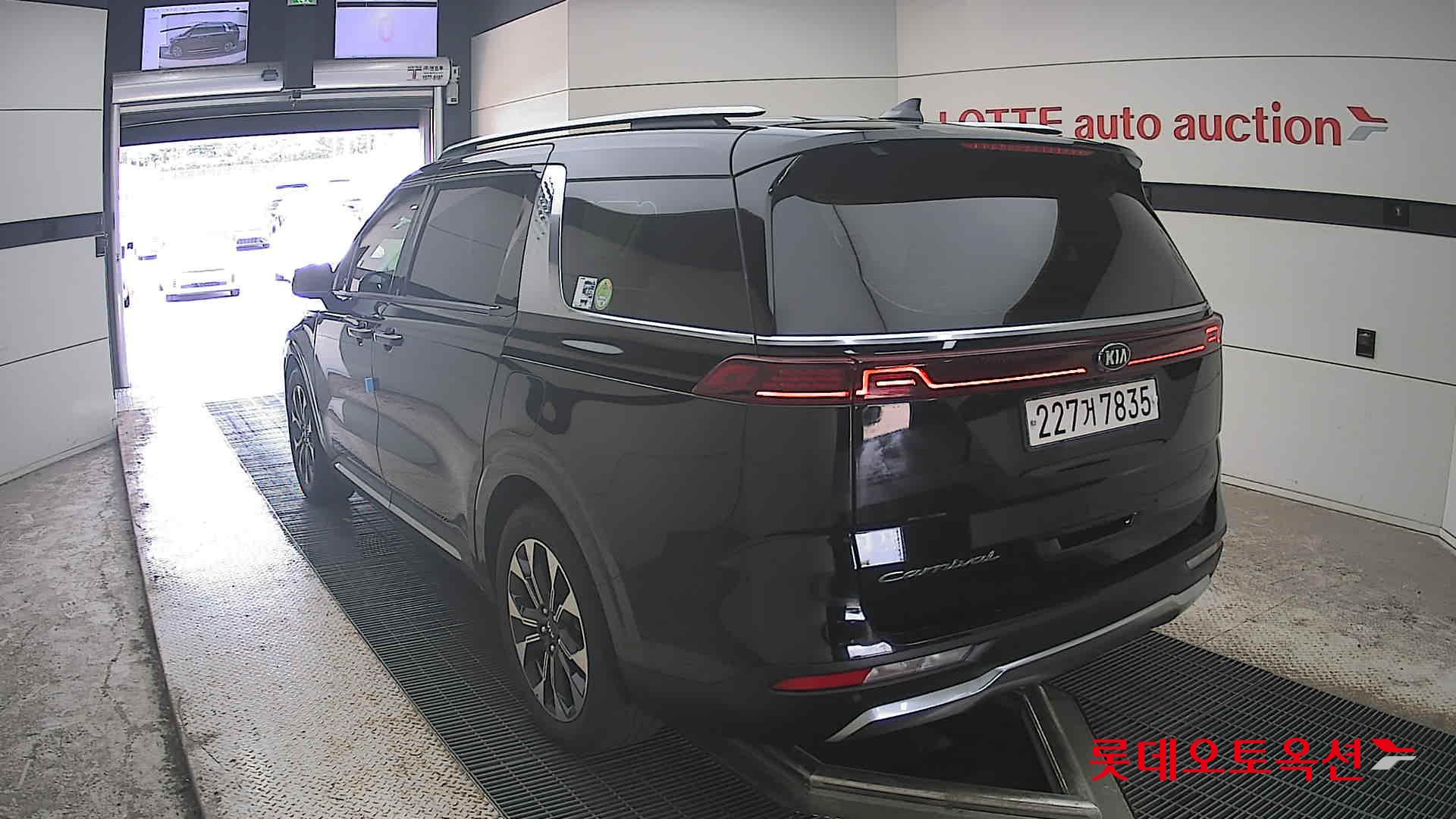 2021 - kia carnival