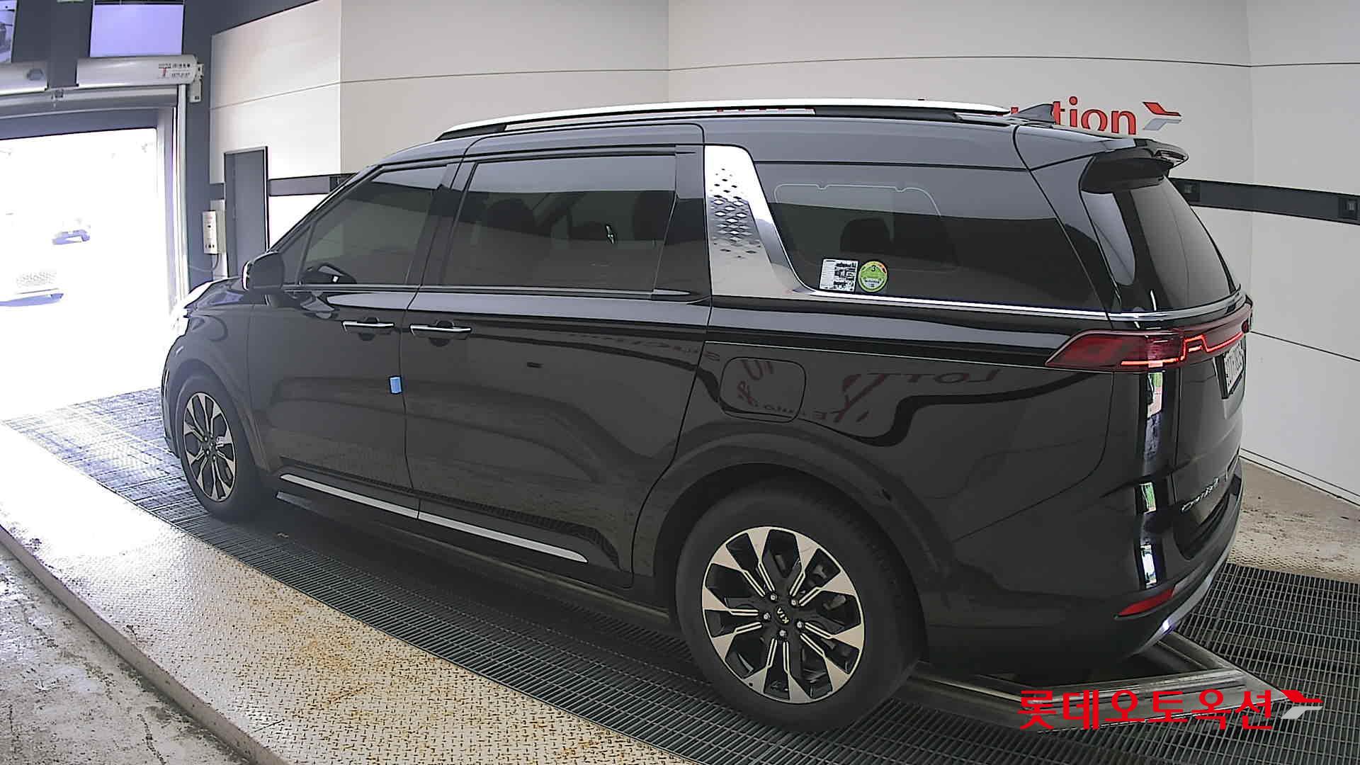 2021 - kia carnival