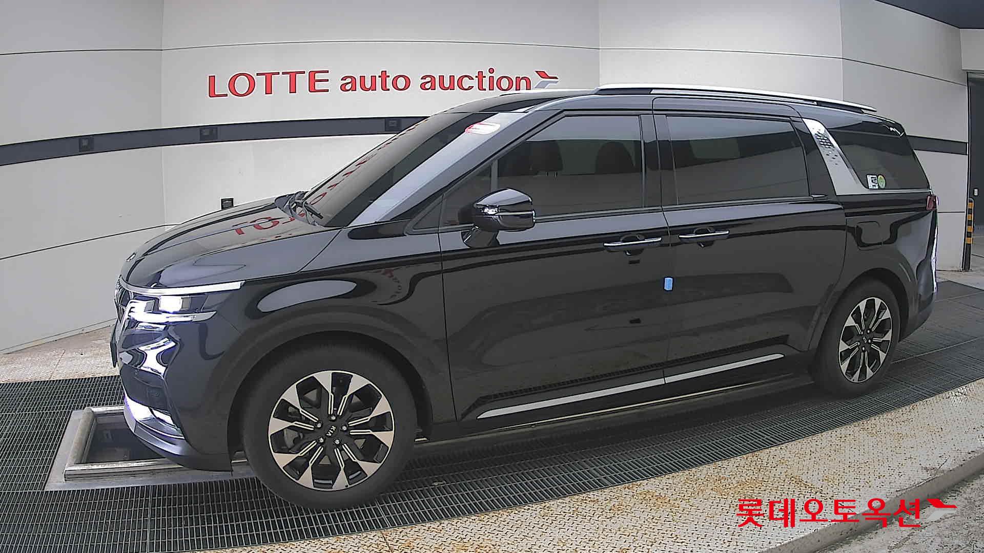 2021 - kia carnival