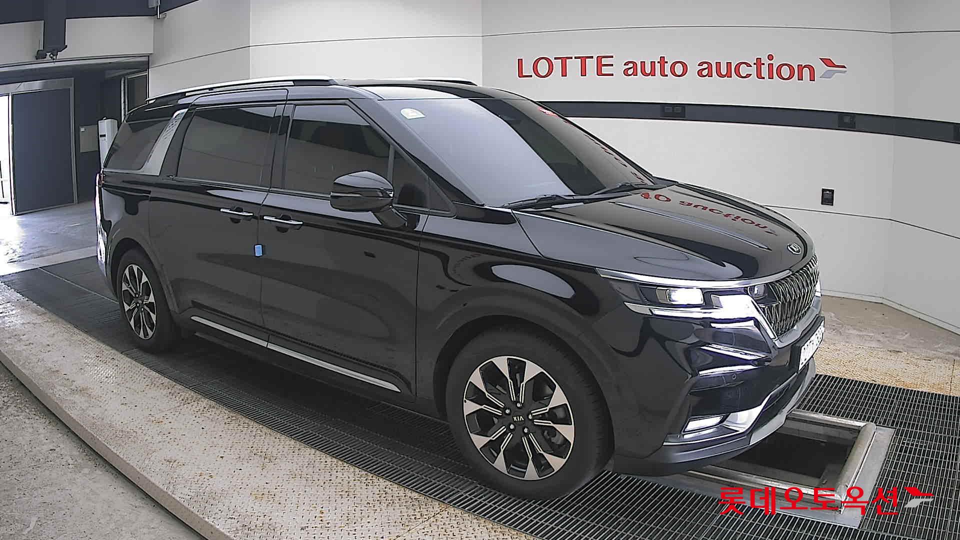 2021 - kia carnival