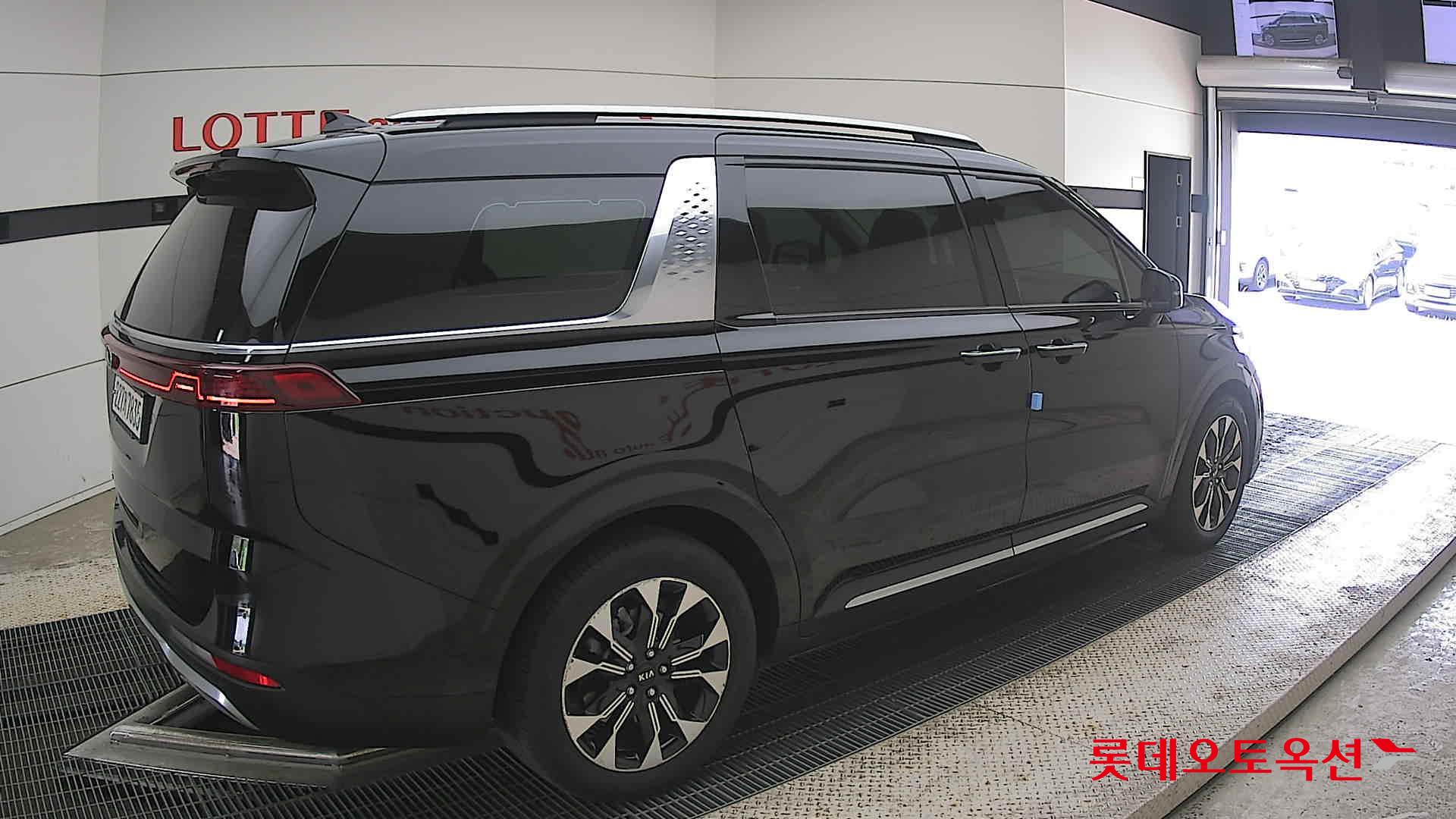 2021 - kia carnival