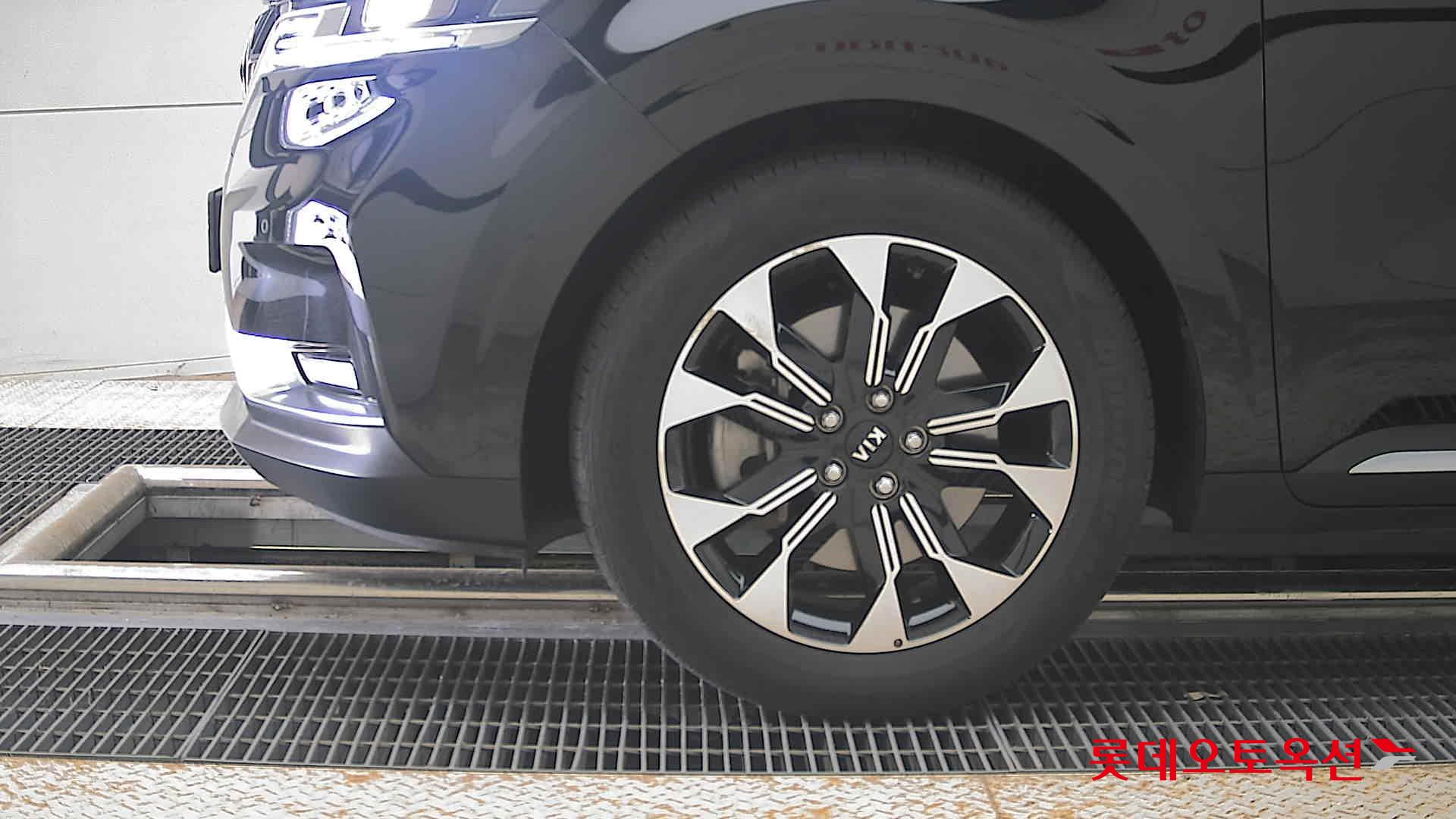 2021 - kia carnival