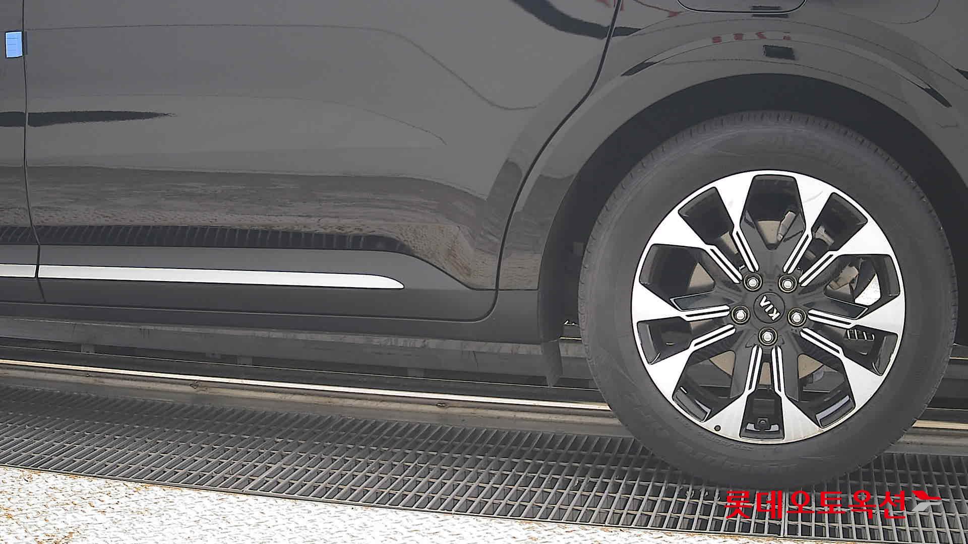2021 - kia carnival