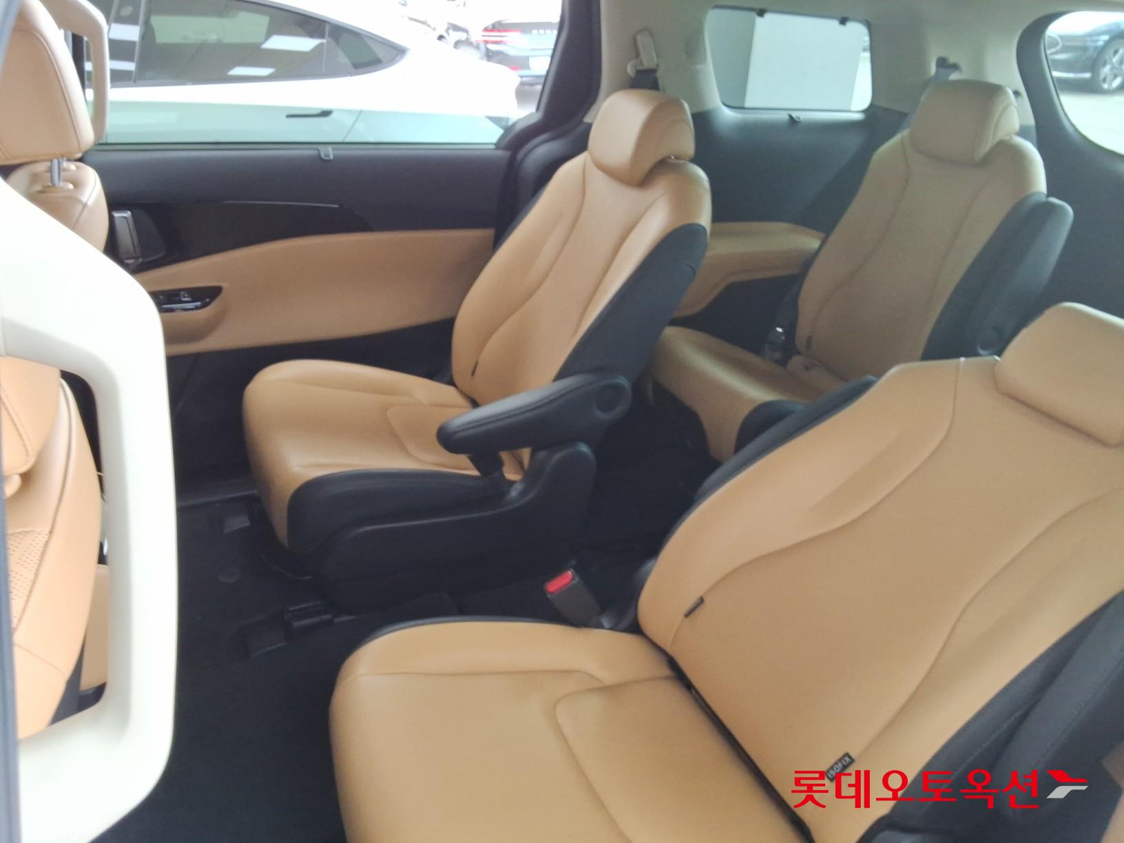 2021 - kia carnival