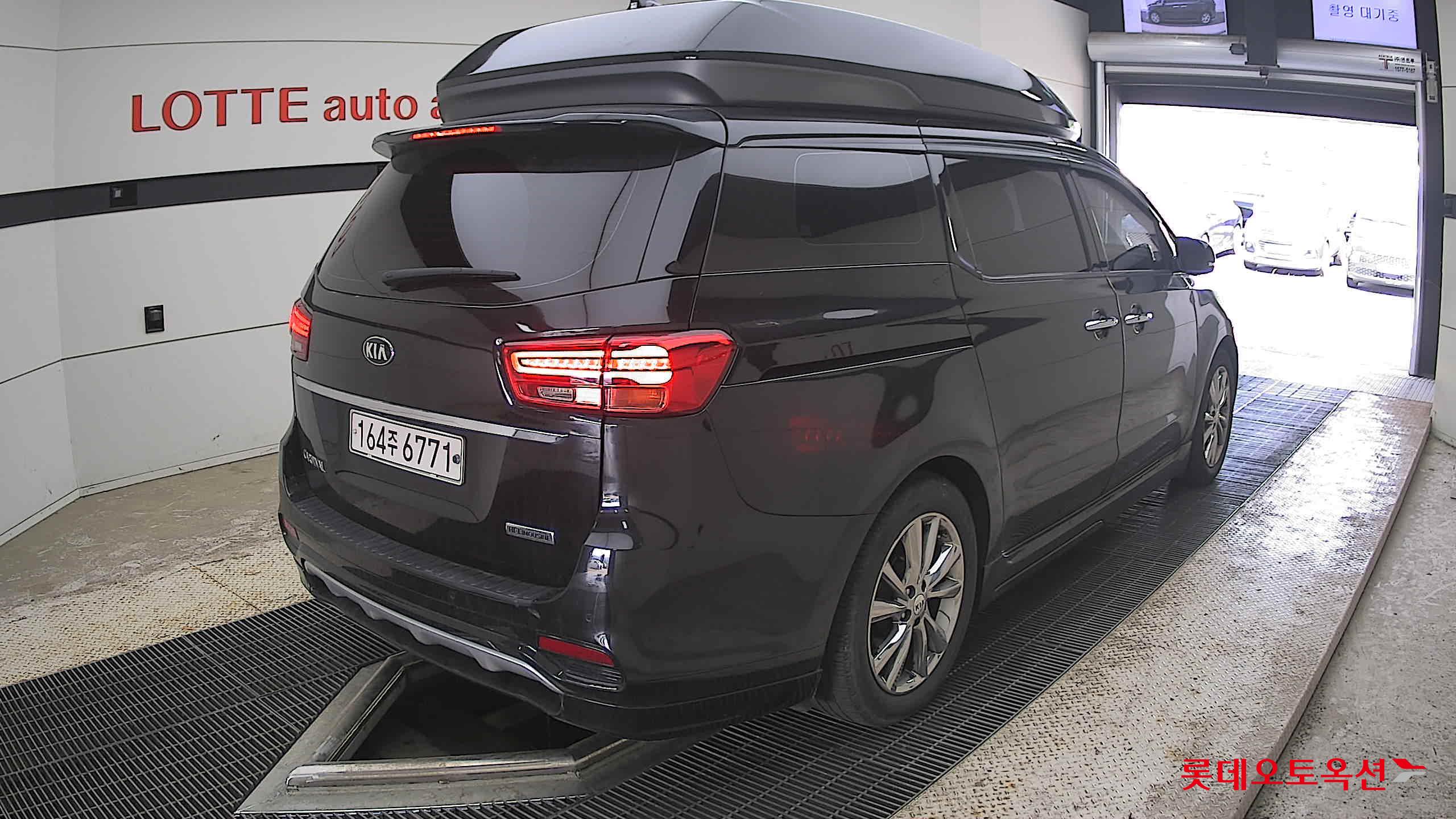 2019 - kia carnival