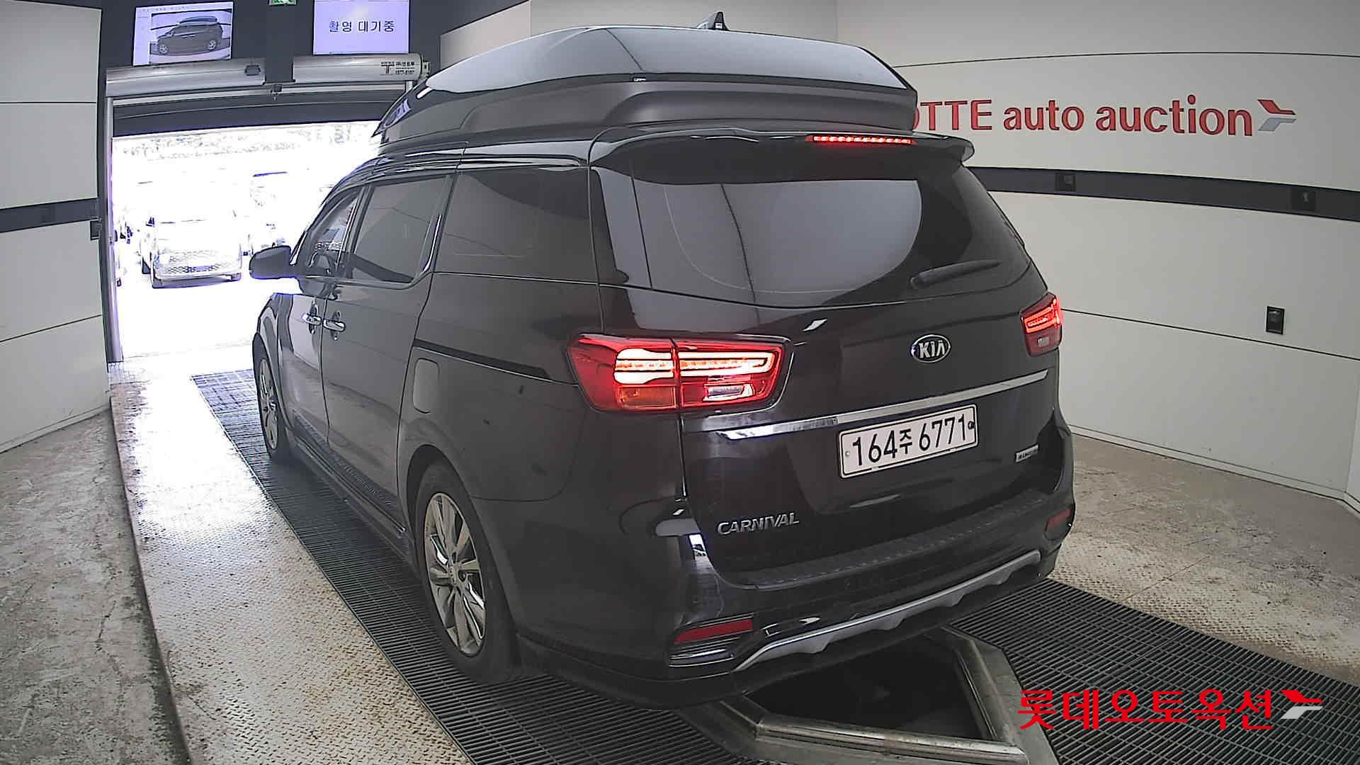 2019 - kia carnival