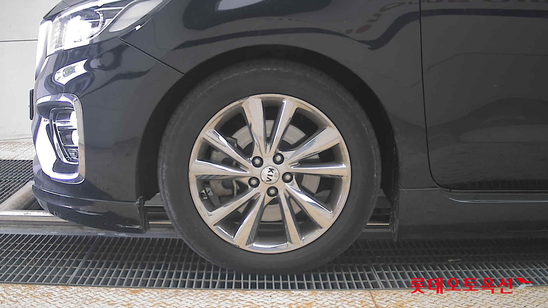 2019 - kia carnival