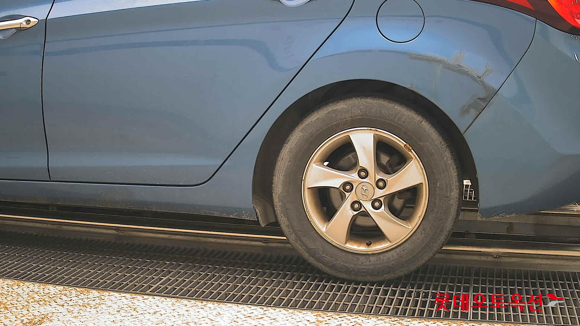 2014 - hyundai avante