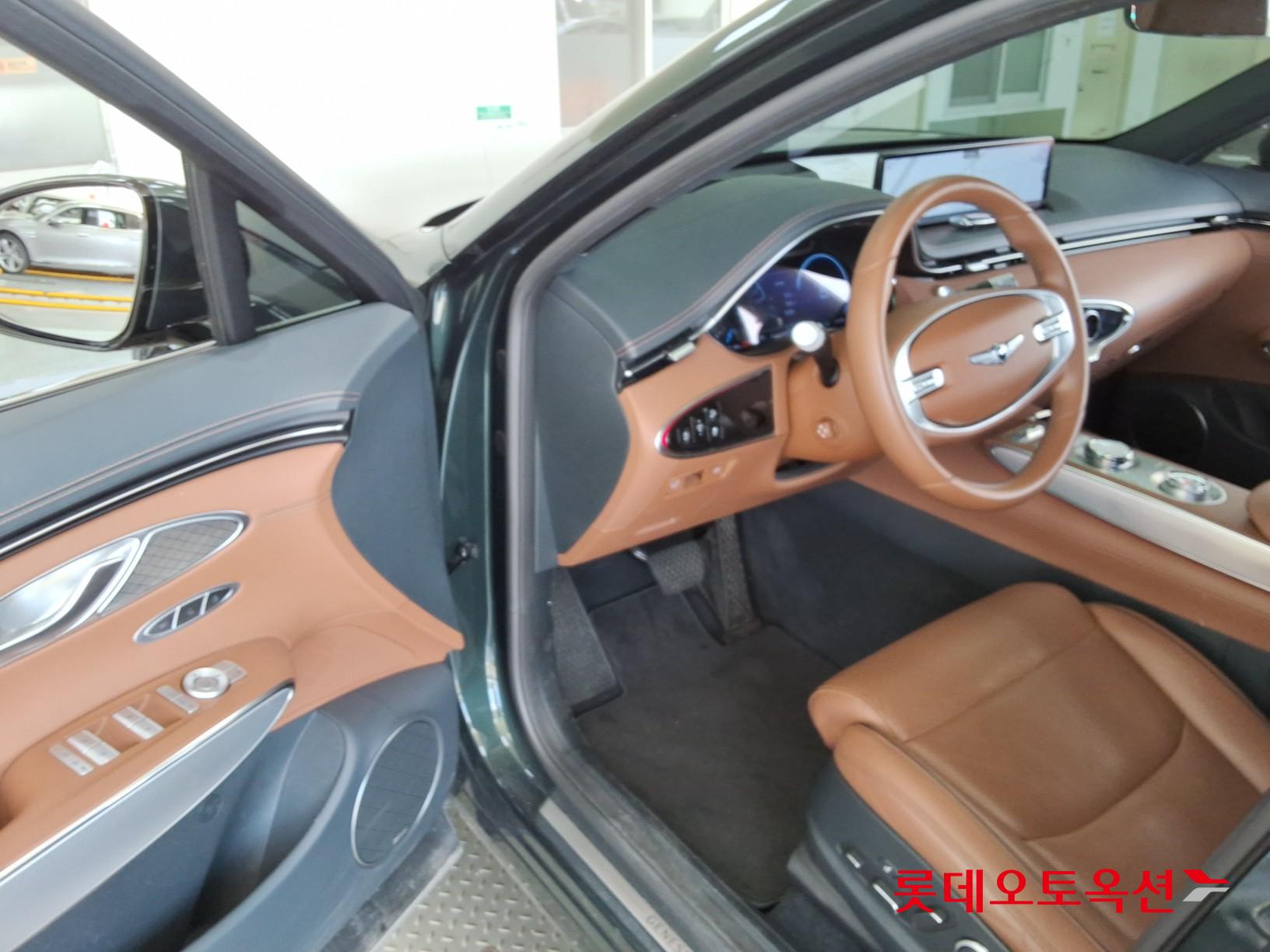 2021 - genesis gv70