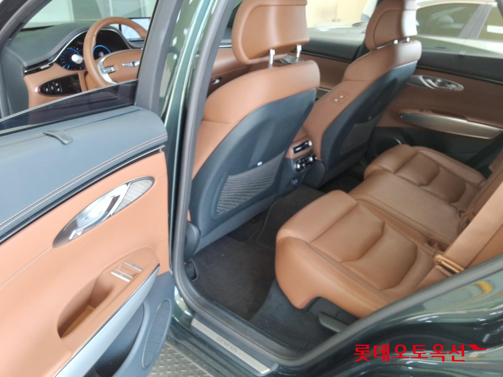 2021 - genesis gv70