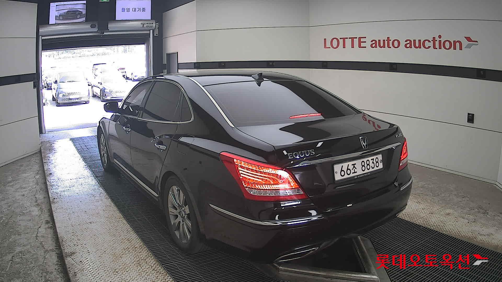 2012 - hyundai equus
