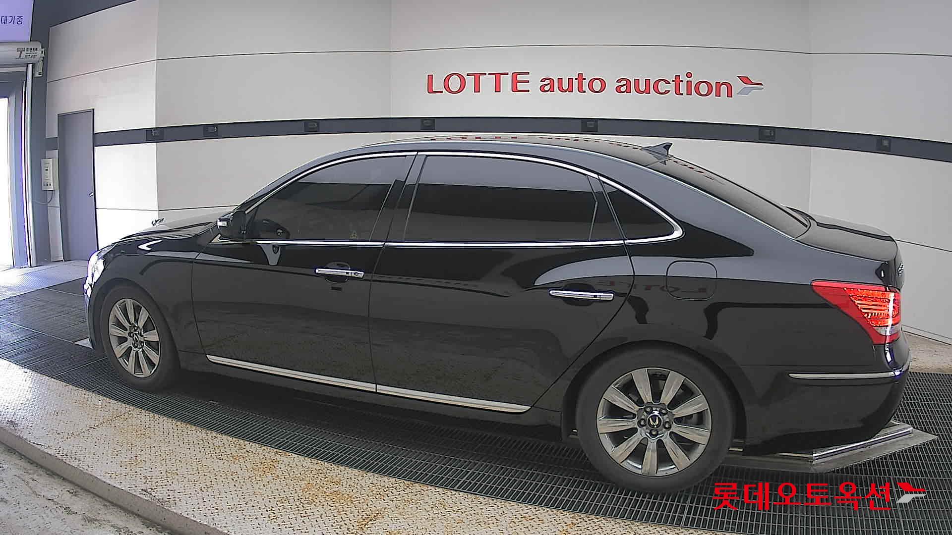 2012 - hyundai equus