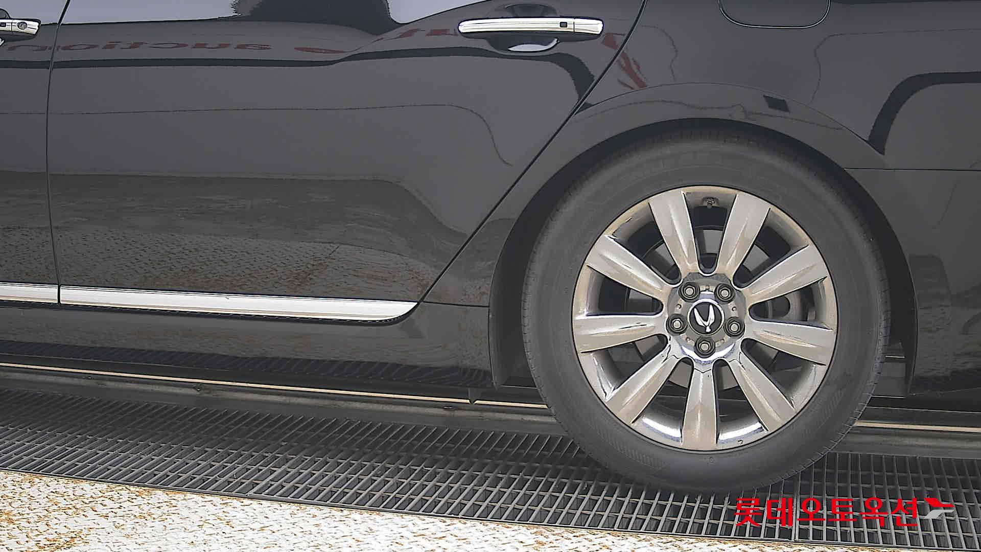 2012 - hyundai equus