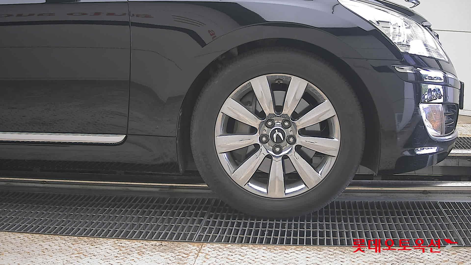 2012 - hyundai equus