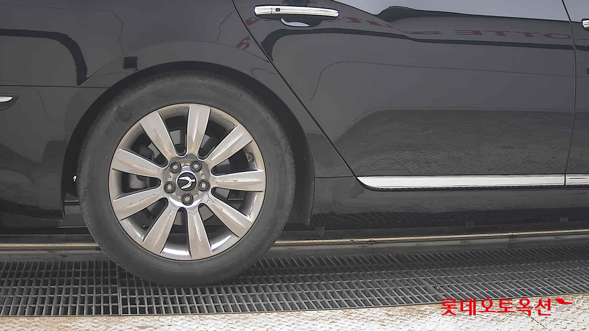 2012 - hyundai equus