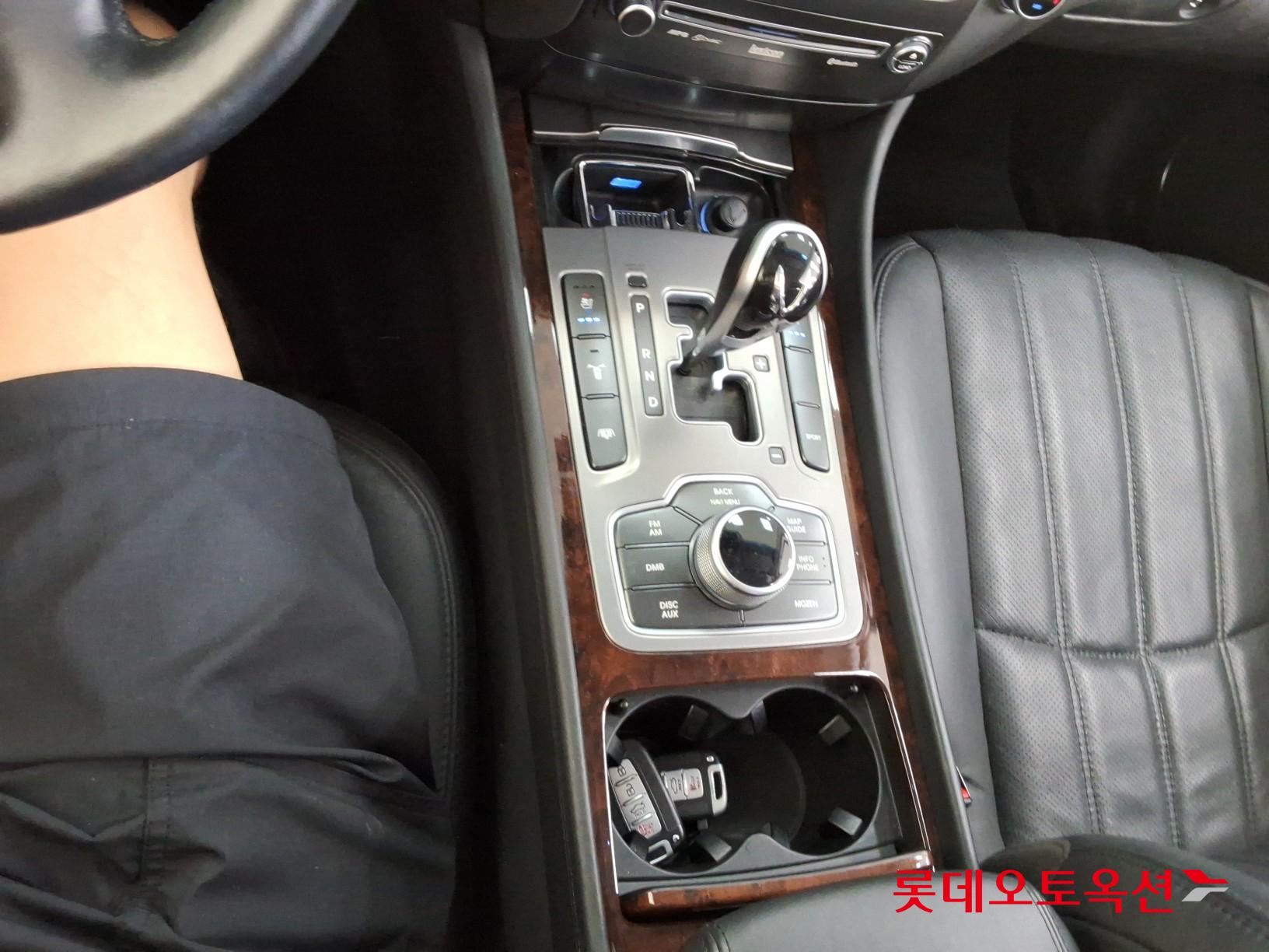 2012 - hyundai equus
