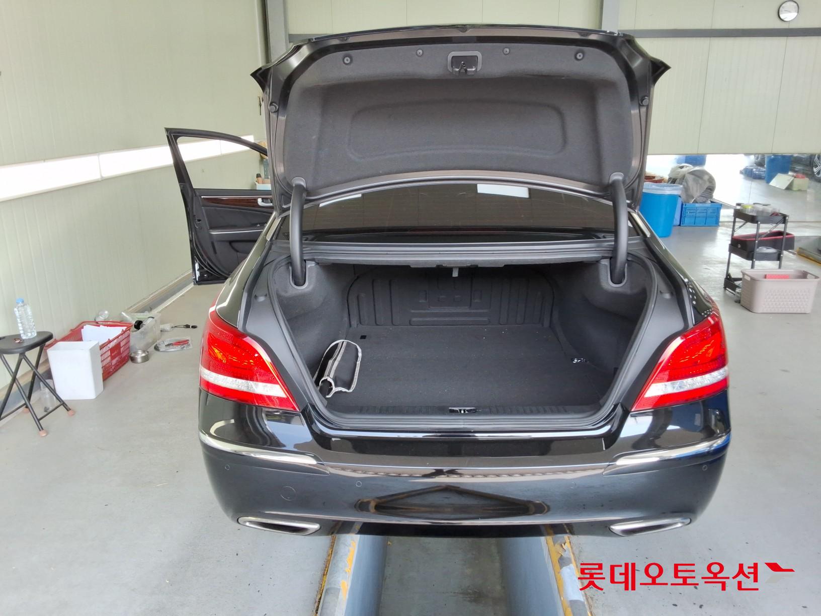 2012 - hyundai equus
