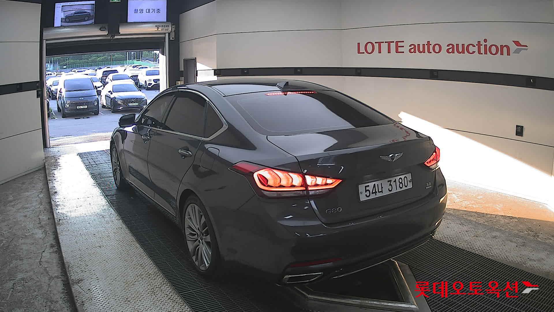 2018 - genesis g80