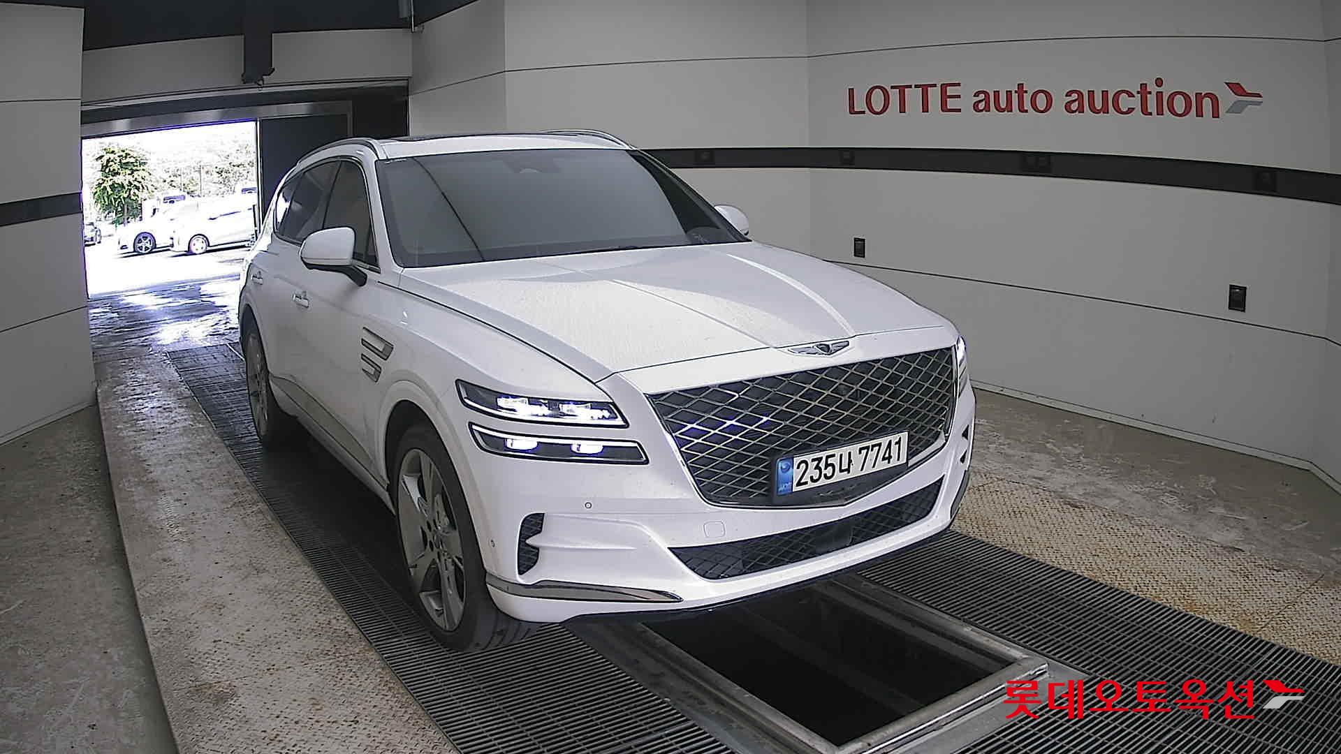 2021 - genesis gv80