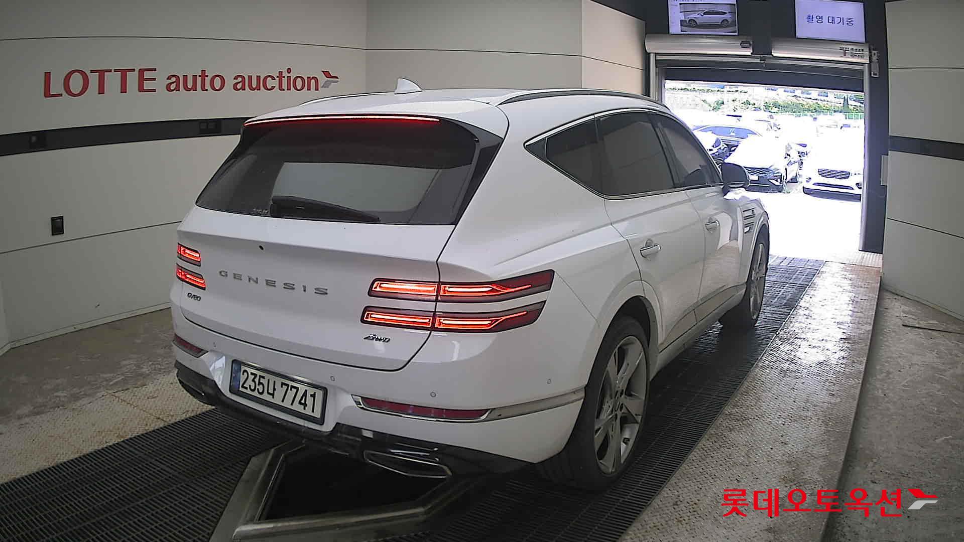 2021 - genesis gv80
