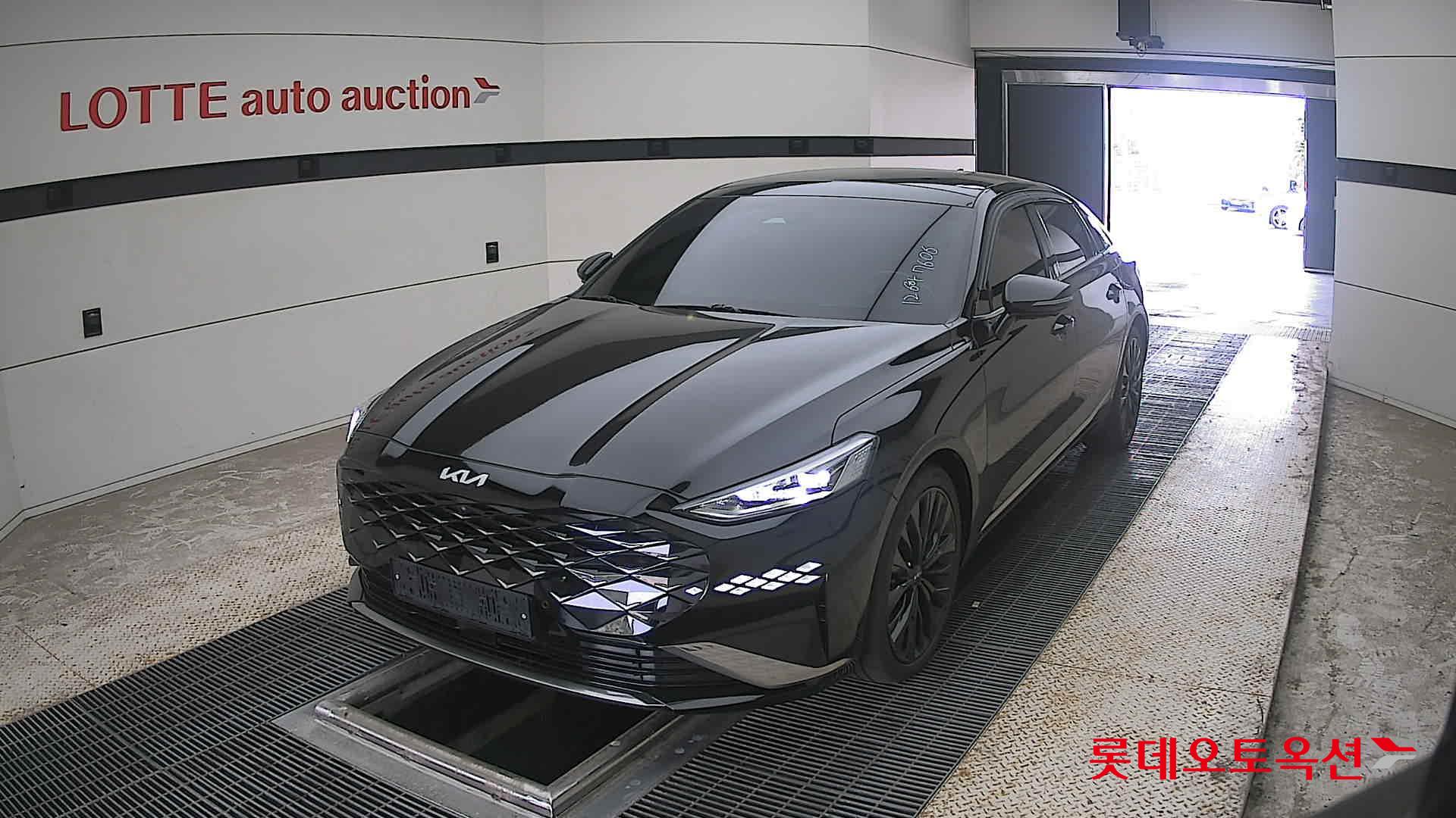 2022 - kia k8