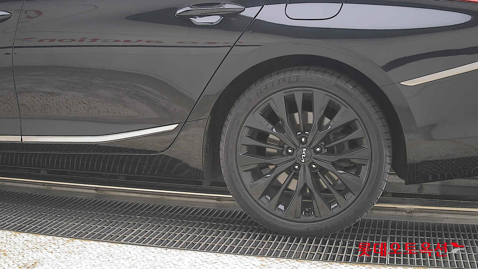 2022 - kia k8