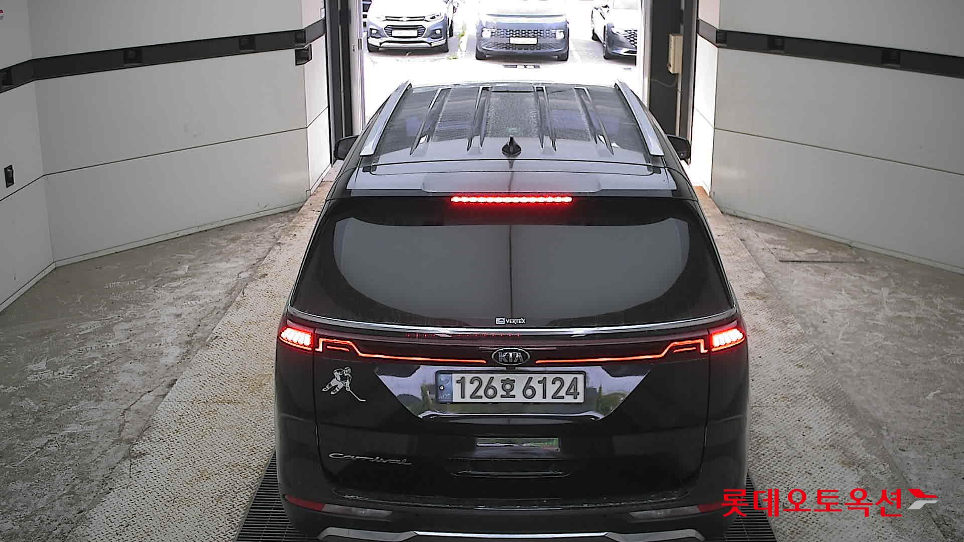 2021 - kia carnival