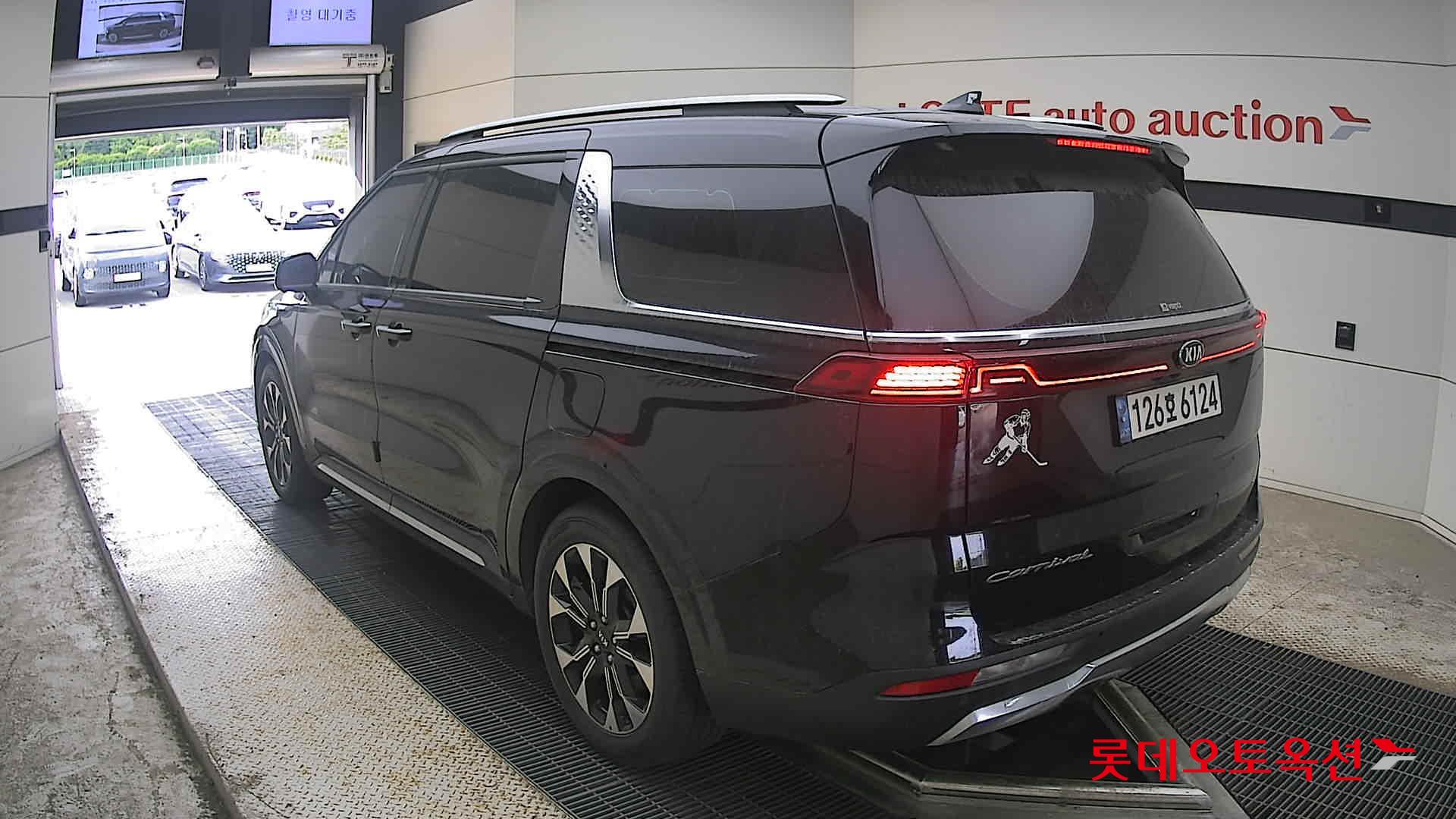 2021 - kia carnival