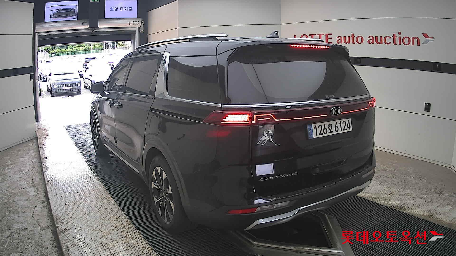 2021 - kia carnival