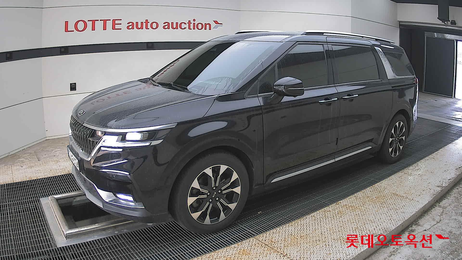 2021 - kia carnival