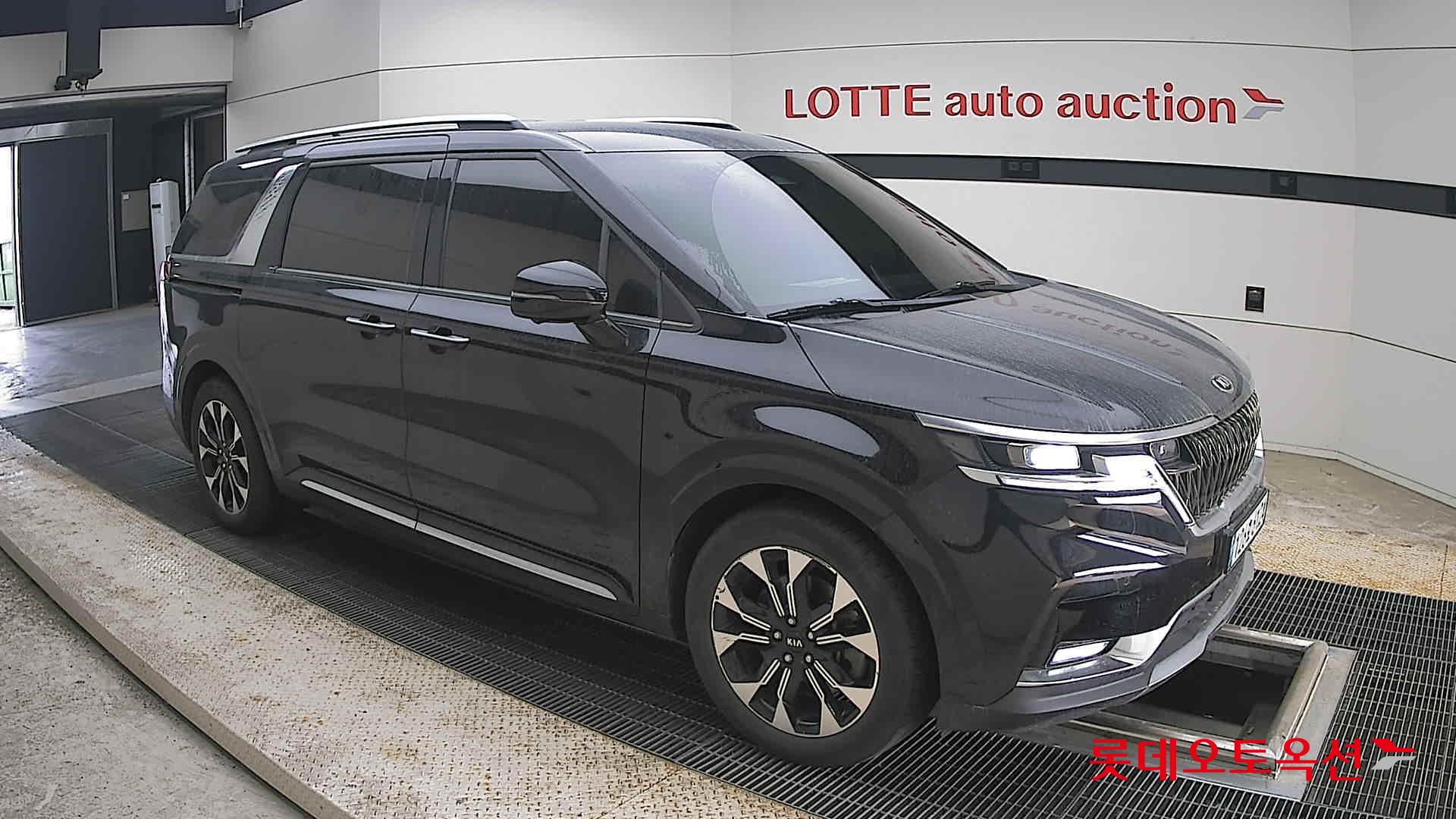2021 - kia carnival