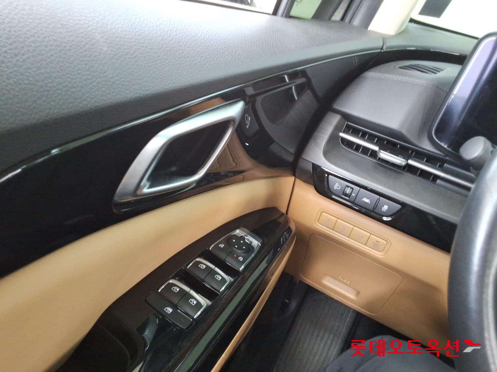 2021 - kia carnival
