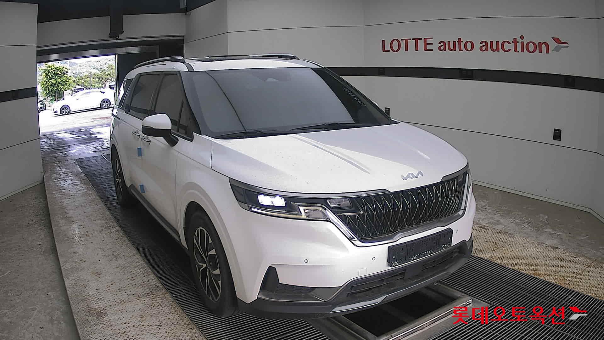 2022 - kia carnival