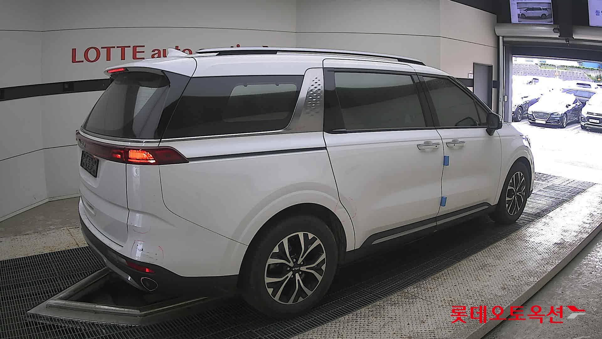 2022 - kia carnival