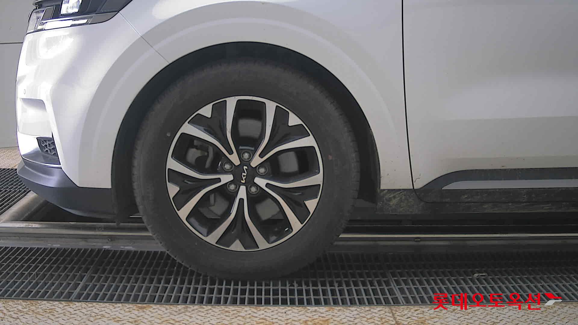 2022 - kia carnival