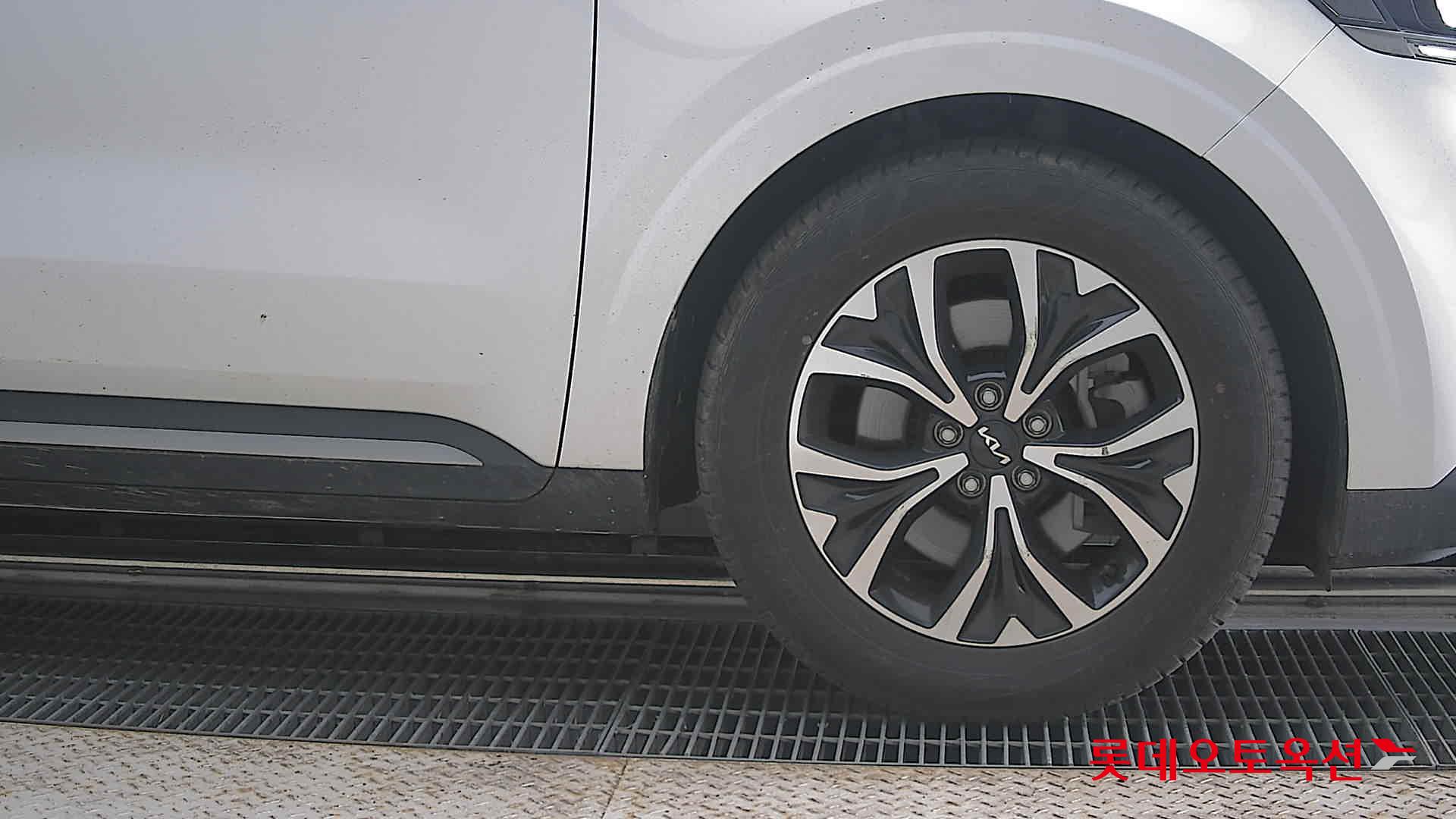 2022 - kia carnival