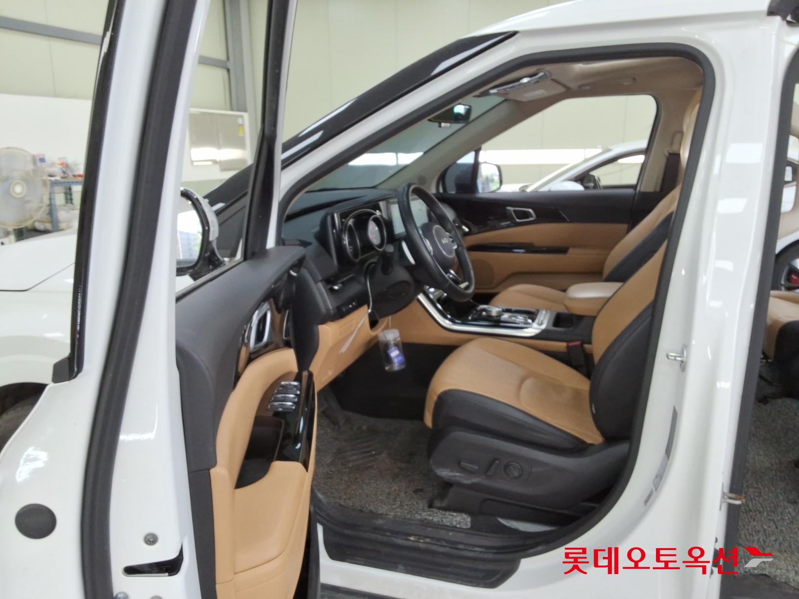 2022 - kia carnival