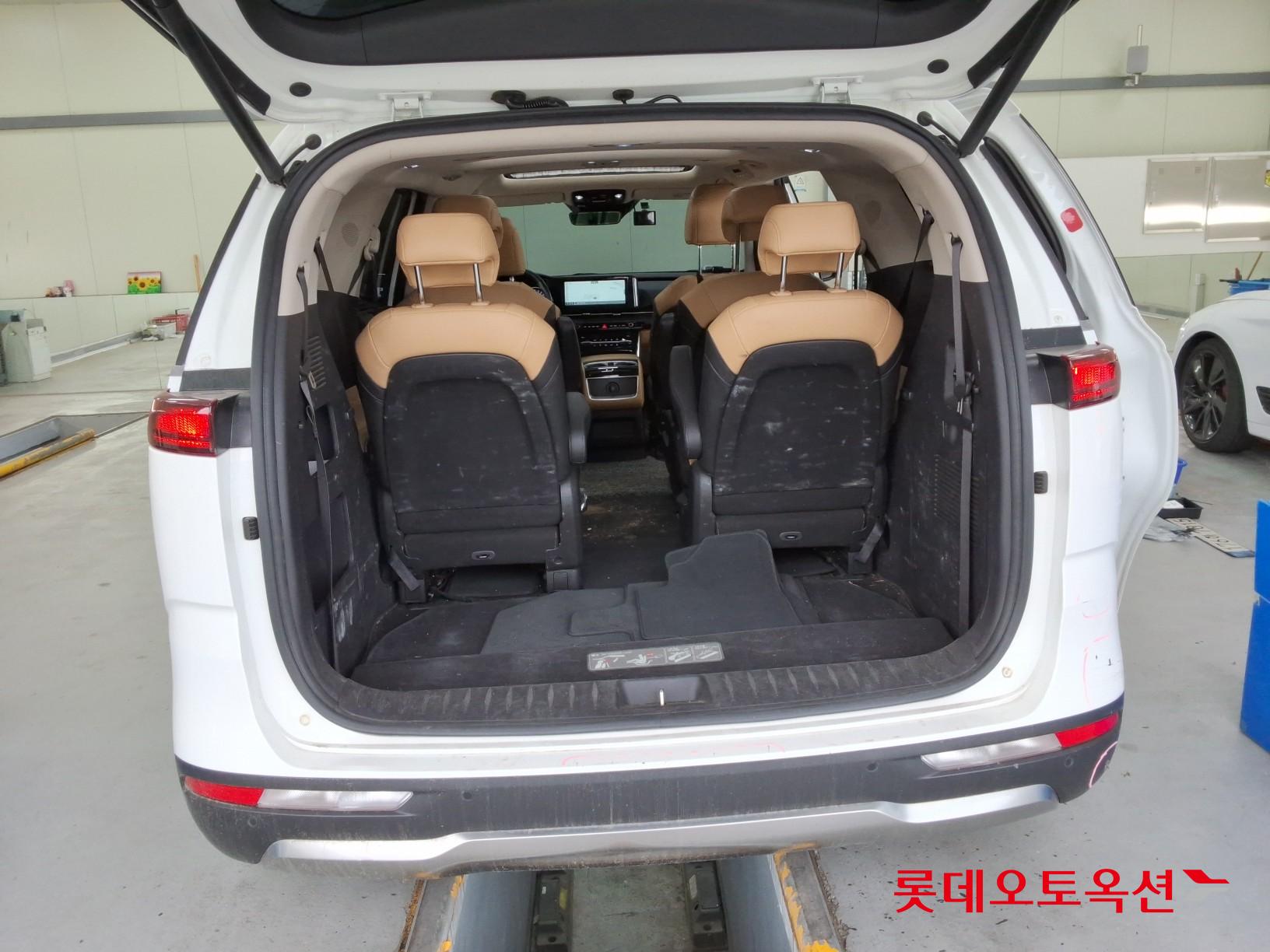 2022 - kia carnival