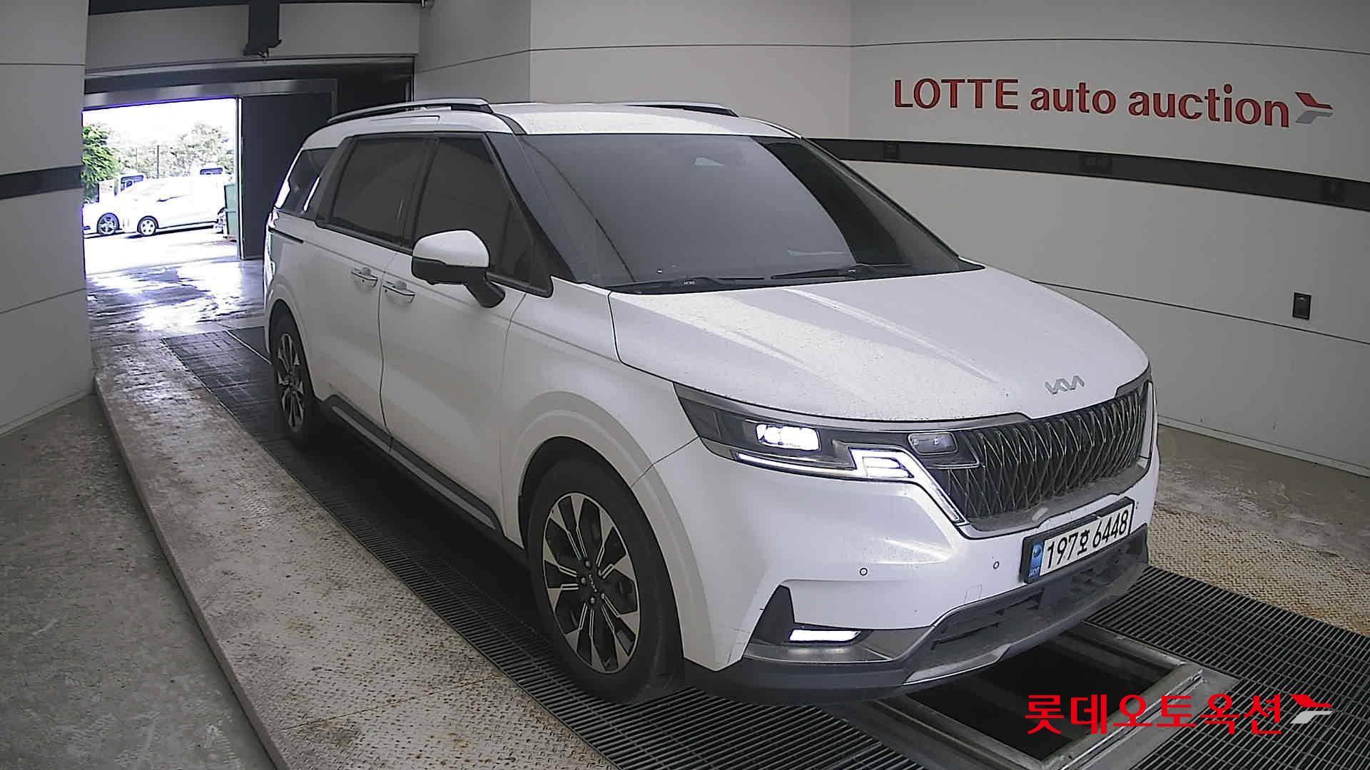 2022 - kia carnival