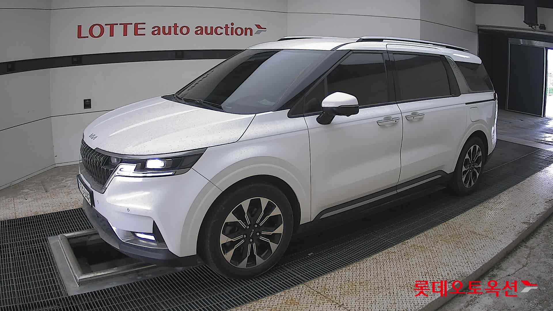 2022 - kia carnival