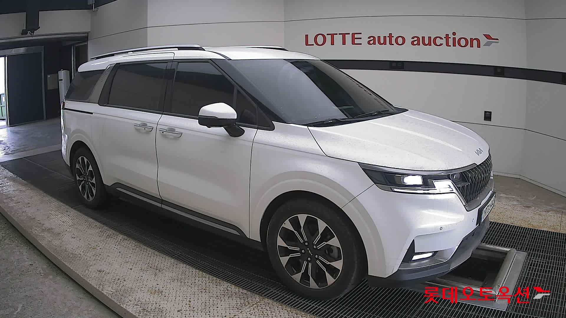 2022 - kia carnival