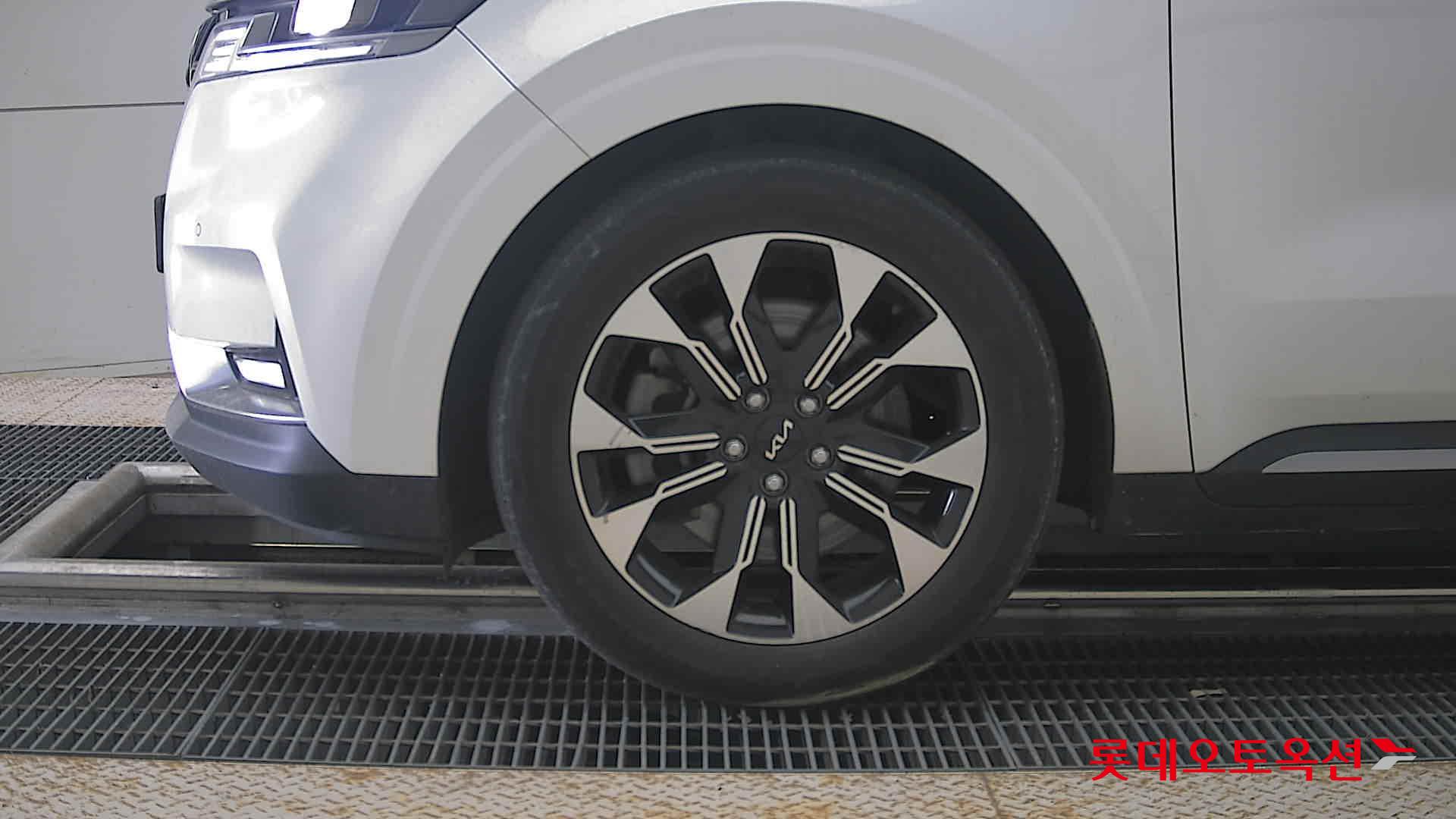 2022 - kia carnival